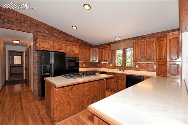 565 Cimarron Road Monument, CO 80132 - Photo 6 of 31 Gourmet Kitchen!