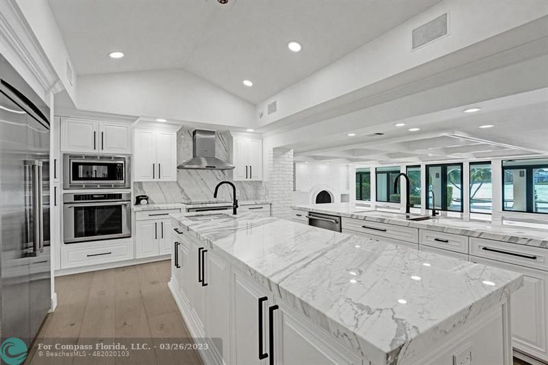 19 Seneca Road Sea Ranch Lakes, FL 33308 - Photo 12 of 48