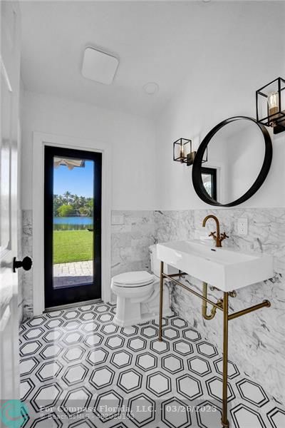 19 Seneca Road Sea Ranch Lakes, FL 33308 - Photo 21 of 48