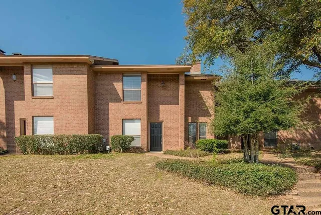 $1,600 | 5809 Hollytree Drive, Tyler, TX 75703