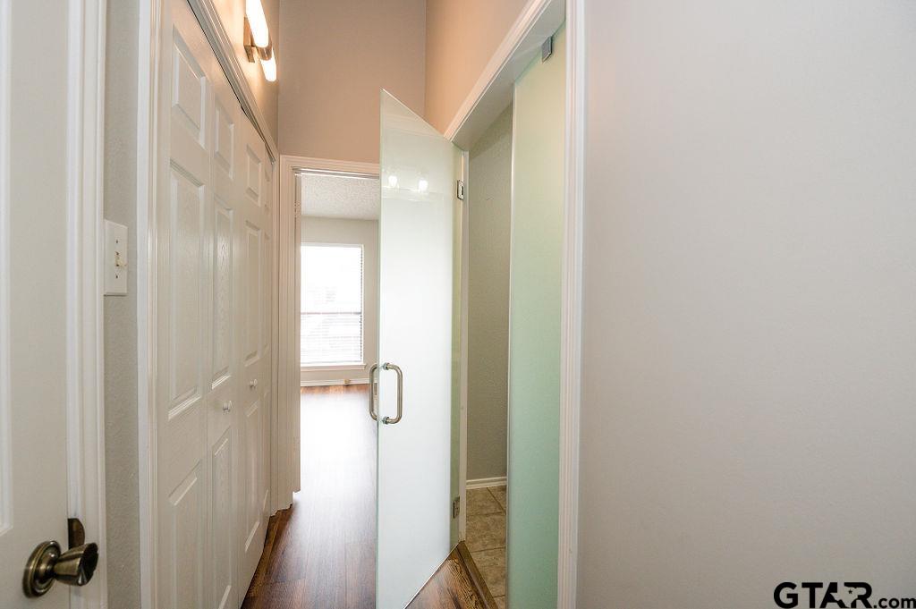 5809 Hollytree Drive Tyler, TX 75703 - Photo 20 of 32 a view of a bathroom