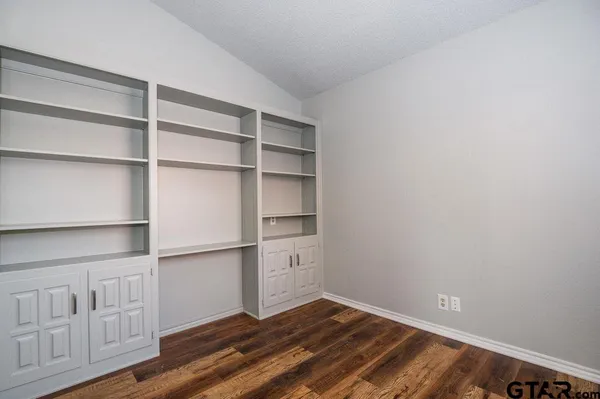 $1,600 | 5809 Hollytree Drive, Tyler, TX 75703