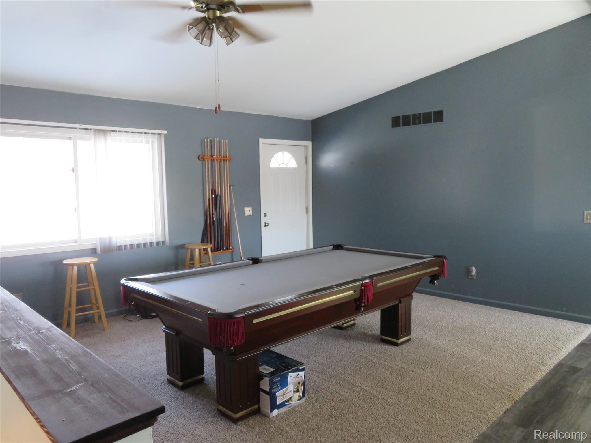 8907 Pettysville Road Pinckney, MI 48169 - Photo 2 of 22 IMG_2116.JPG