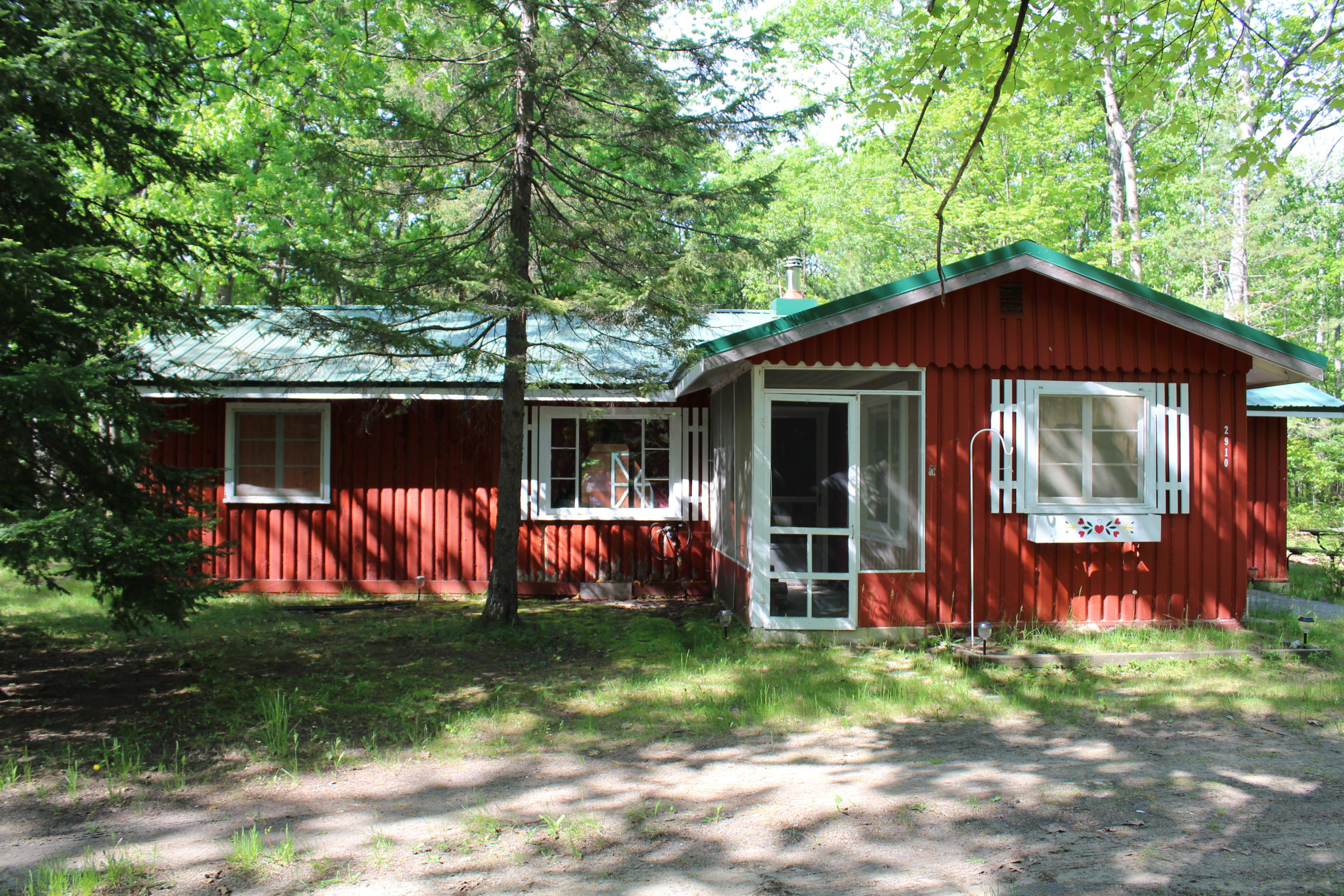 2910 Cobb Road Lewiston, MI 49756 - Photo 4 of 12 Gallery Image 4