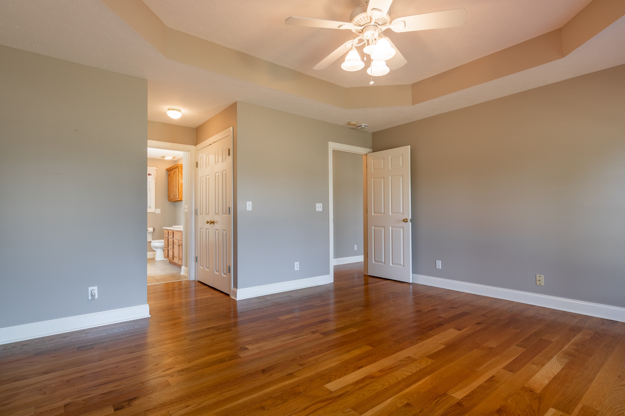 1009 Hummingbird Court Springfield, TN 37172 - Photo 10 of 18 a view of an empty room and wooden floor