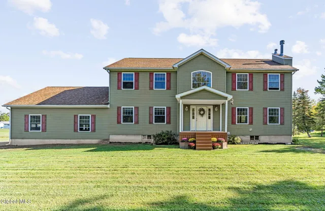 $559,900 | 121 Pioneer Drive, Broadalbin, NY 12025