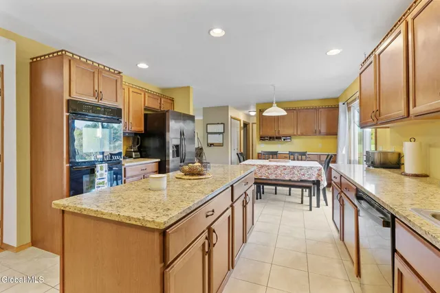 $559,900 | 121 Pioneer Drive, Broadalbin, NY 12025