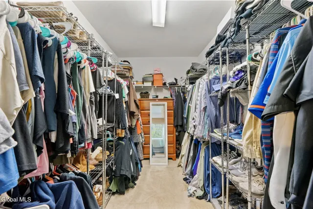 $559,900 | 121 Pioneer Drive, Broadalbin, NY 12025