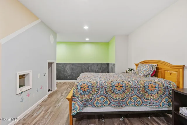 $559,900 | 121 Pioneer Drive, Broadalbin, NY 12025