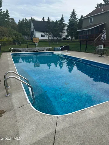 $559,900 | 121 Pioneer Drive, Broadalbin, NY 12025