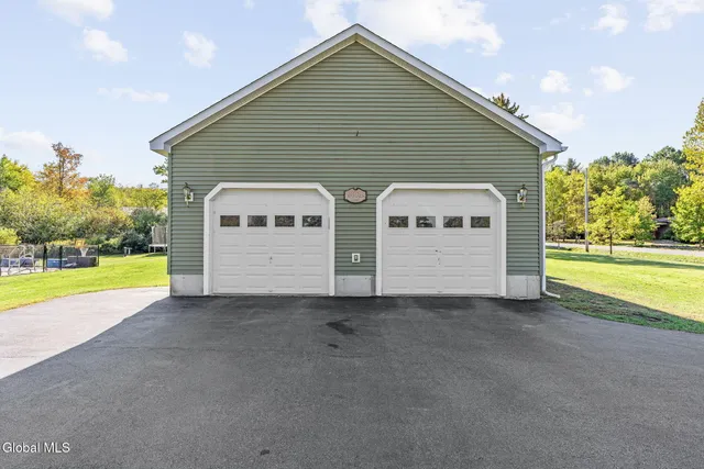 $559,900 | 121 Pioneer Drive, Broadalbin, NY 12025