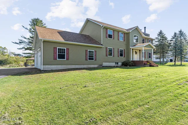 $559,900 | 121 Pioneer Drive, Broadalbin, NY 12025