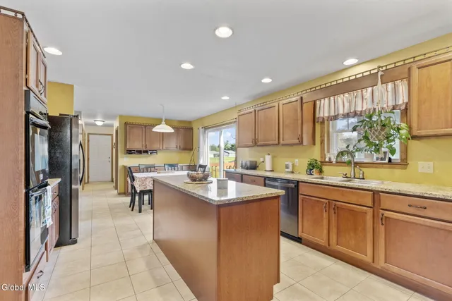 $559,900 | 121 Pioneer Drive, Broadalbin, NY 12025