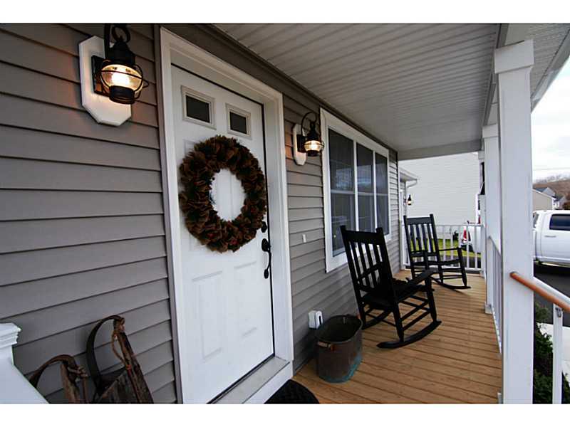 35 Fieldstone Way Westerly, RI 02891 - Photo 3 of 13 Exterior Front.