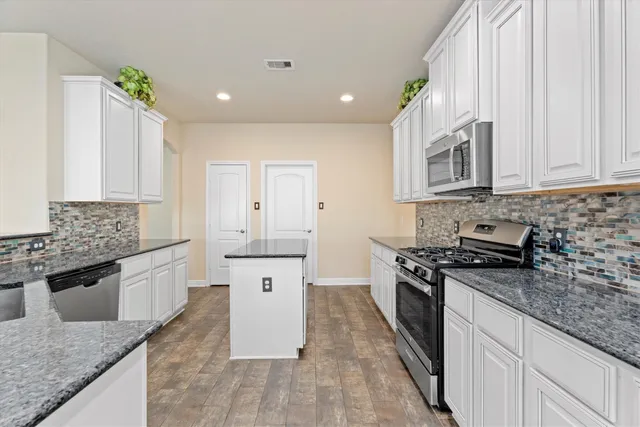 $485,000 | 10003 South Whimbrel Circle, Conroe, TX 77385