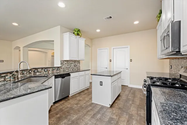 $485,000 | 10003 South Whimbrel Circle, Conroe, TX 77385