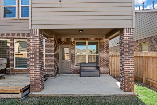 $485,000 | 10003 South Whimbrel Circle, Conroe, TX 77385