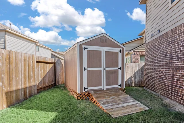 $485,000 | 10003 South Whimbrel Circle, Conroe, TX 77385