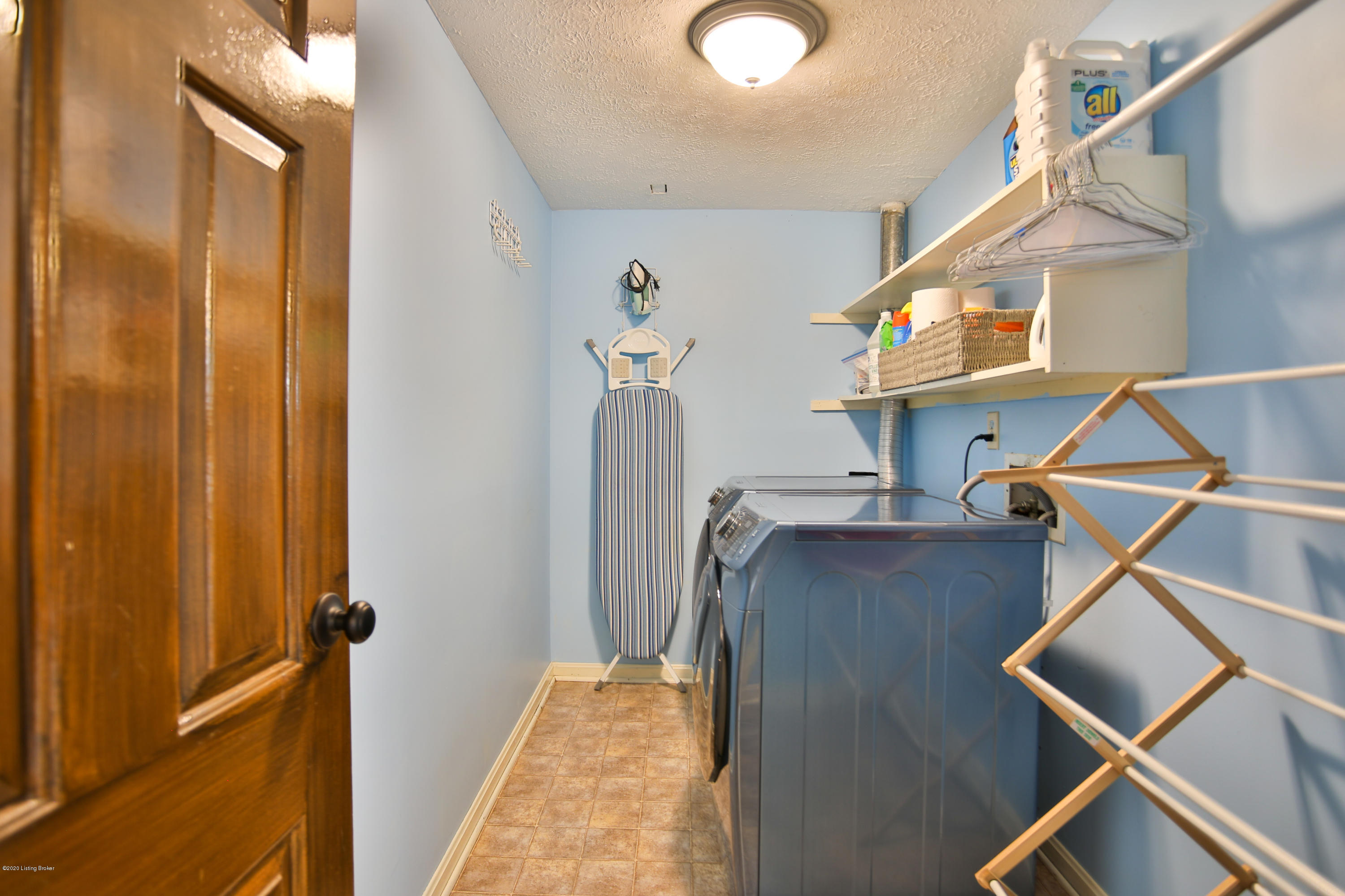 6901 Downs Branch Road Louisville, KY 40228 - Photo 22 of 33 Laundry room