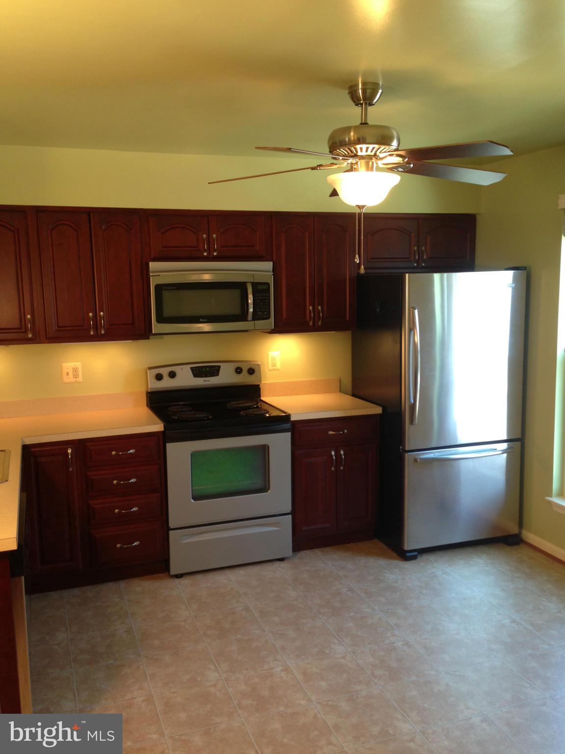 2521 Ebony Road Baltimore, MD 21234 - Photo 4 of 25 Kitchen