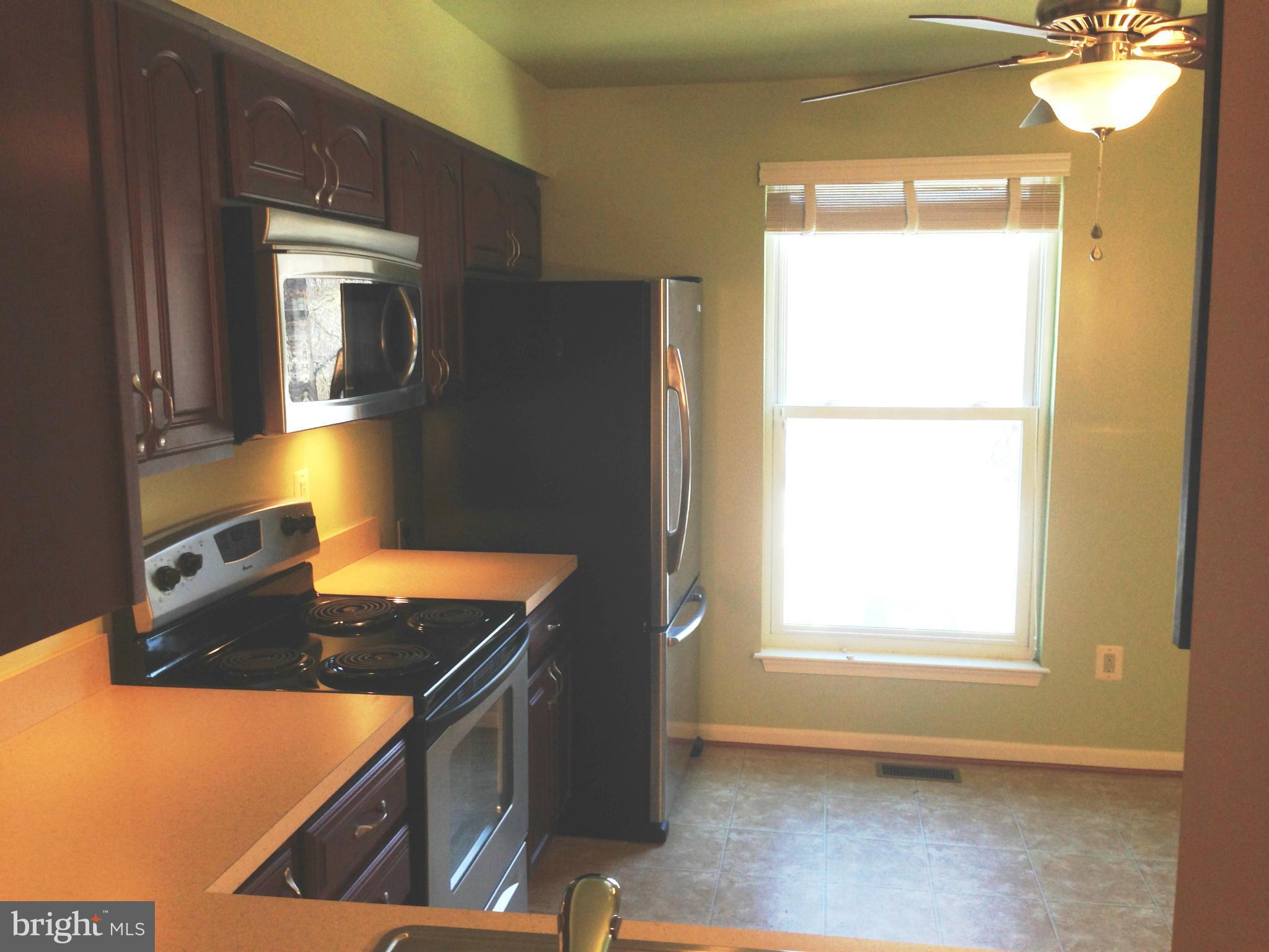 2521 Ebony Road Baltimore, MD 21234 - Photo 5 of 25 Kitchen