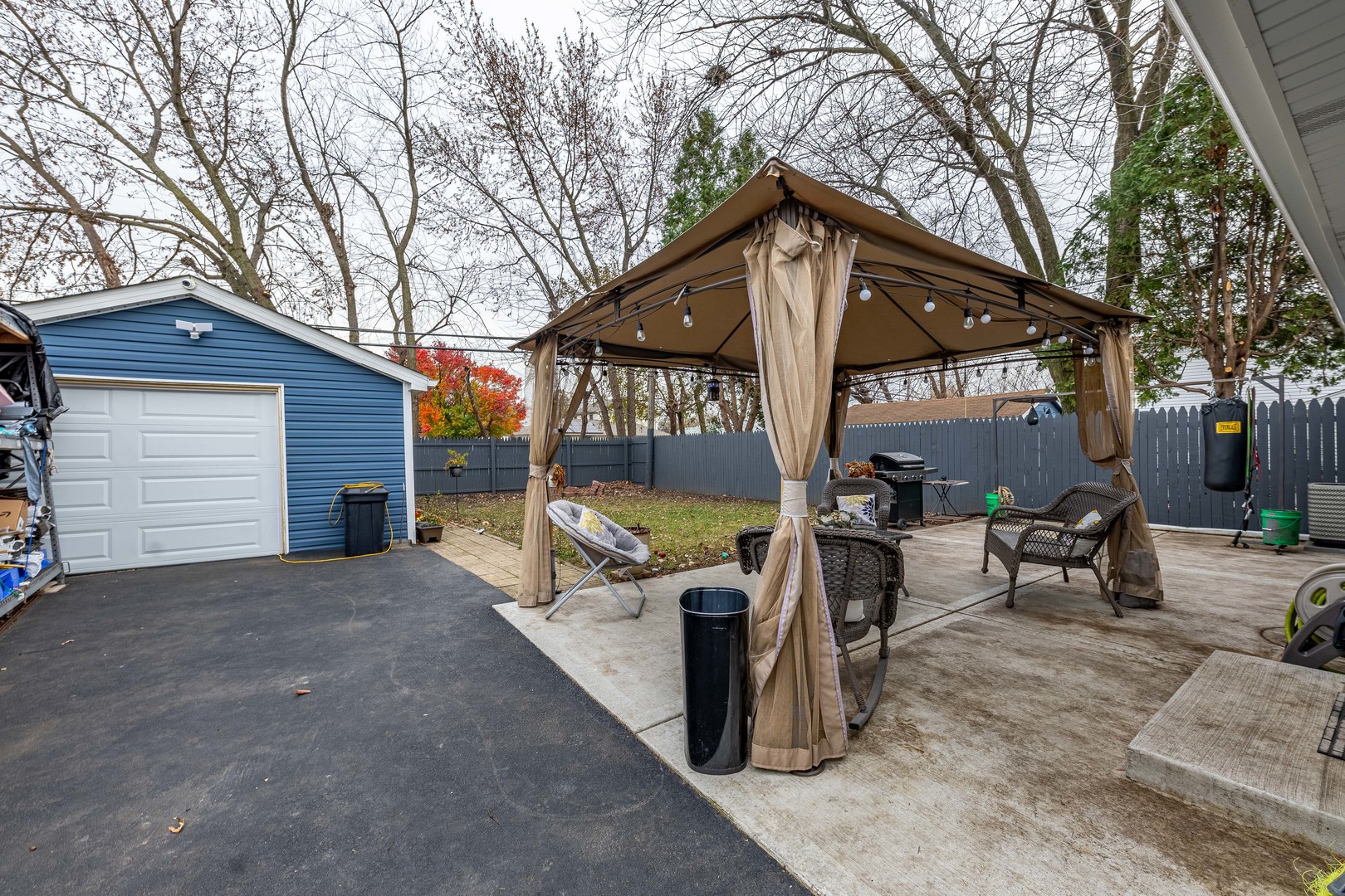 8833 South Corcoran Road Hometown, IL 60456 - Photo 4 of 20