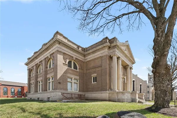 $825,000 | 601 South 5th Street, Leavenworth, KS 66048