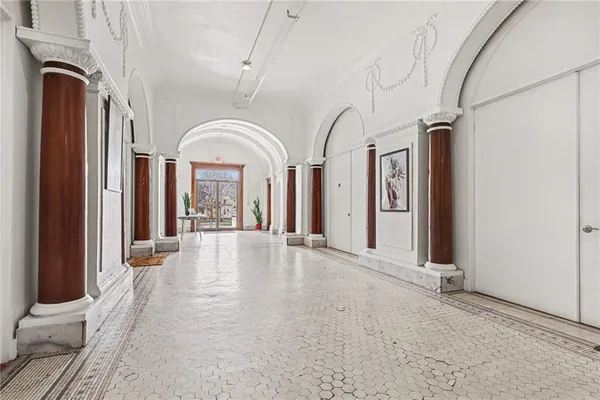 $825,000 | 601 South 5th Street, Leavenworth, KS 66048