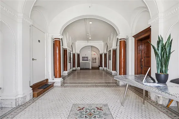 $825,000 | 601 South 5th Street, Leavenworth, KS 66048