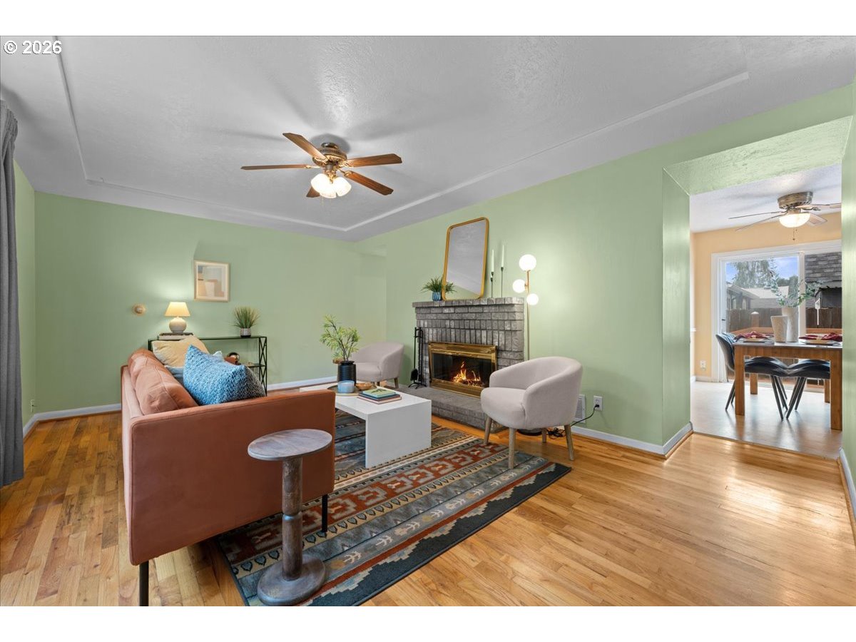 7413 Southeast Pine Street Portland, OR 97215 - Photo 4 of 48