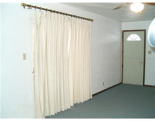 801 Hartge Road Lower Burrell, PA 15068 - Photo 6 of 15 Family Room.