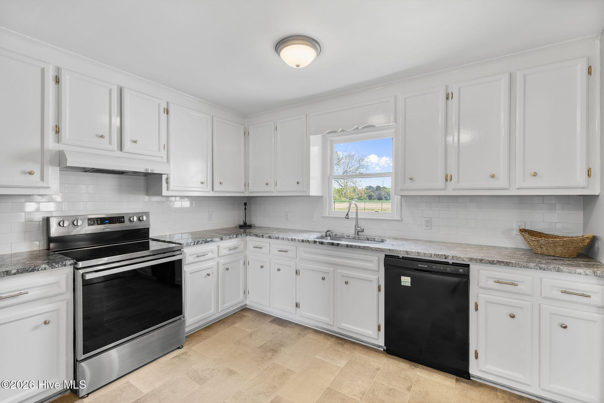 830 Indian Springs Road Mount Olive, NC 28365 - Photo 7 of 24 5T5A5385