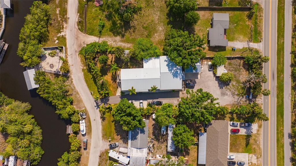 826 West Shell Point Road Ruskin, FL 33570 - Photo 9 of 32