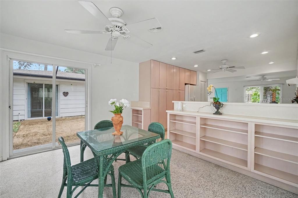 528 Ralph Street Sarasota, FL 34242 - Photo 14 of 60 Gallery Image 14