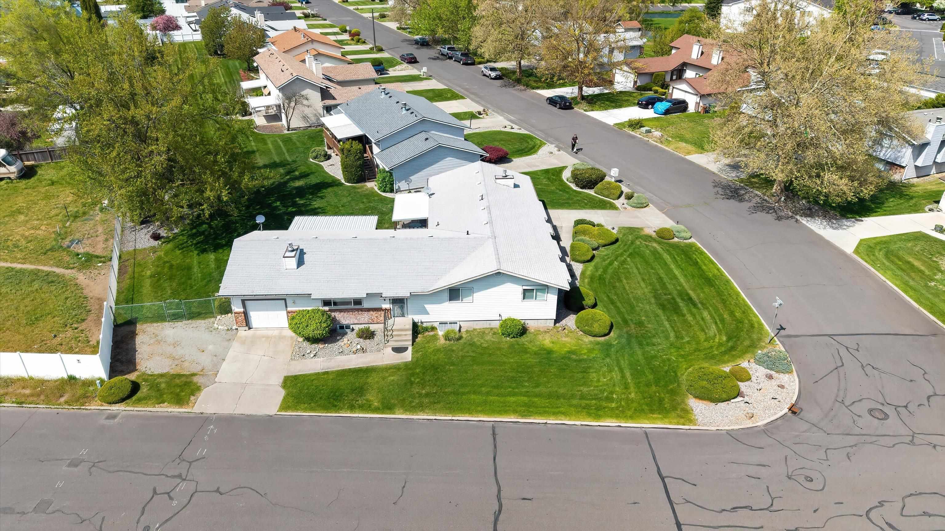 815 East Beacon Avenue Spokane, WA 99208 - Photo 2 of 48