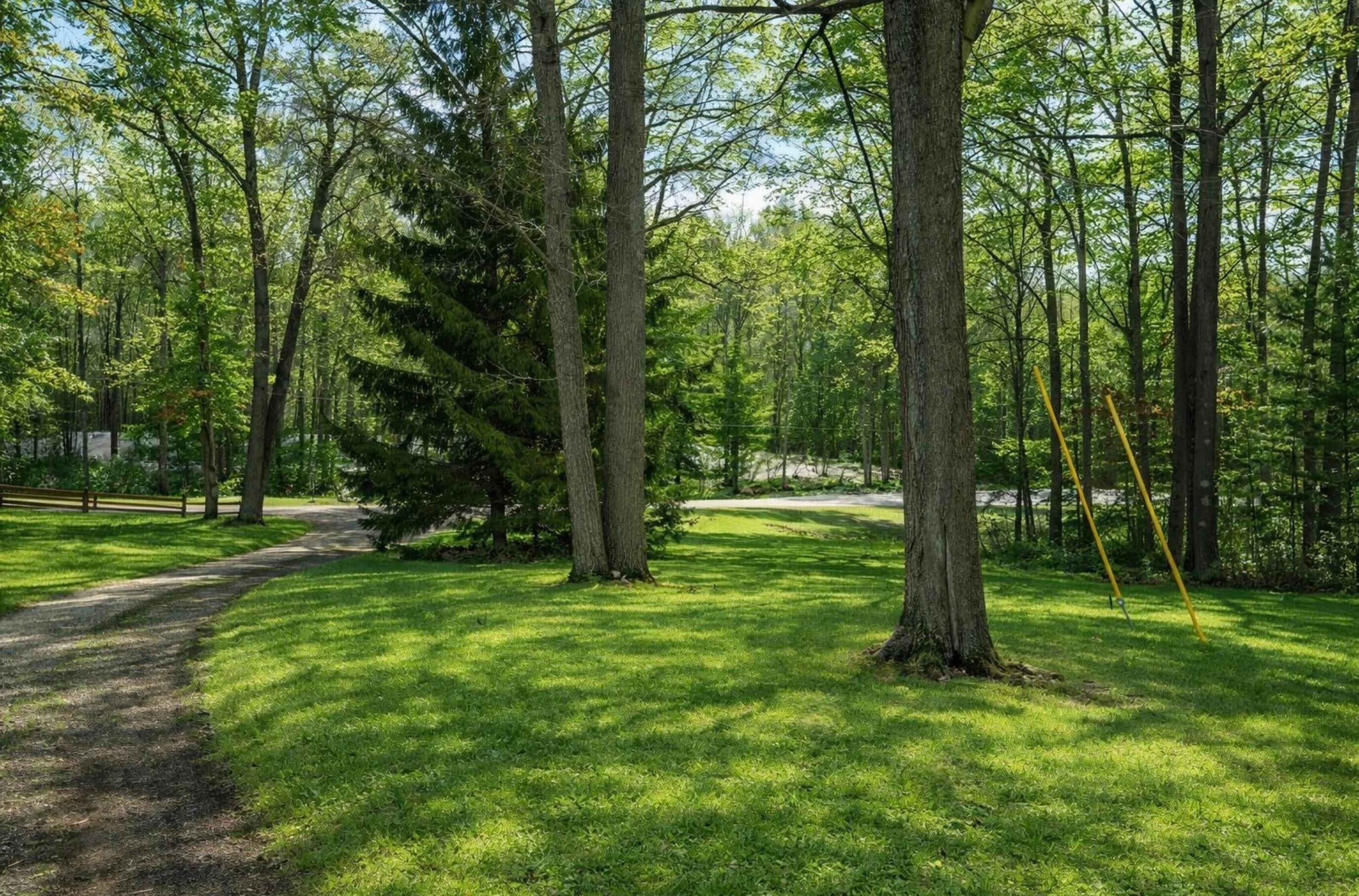 8135 Hillcrest Road Roscommon, MI 48653 - Photo 2 of 23 IMG_0817