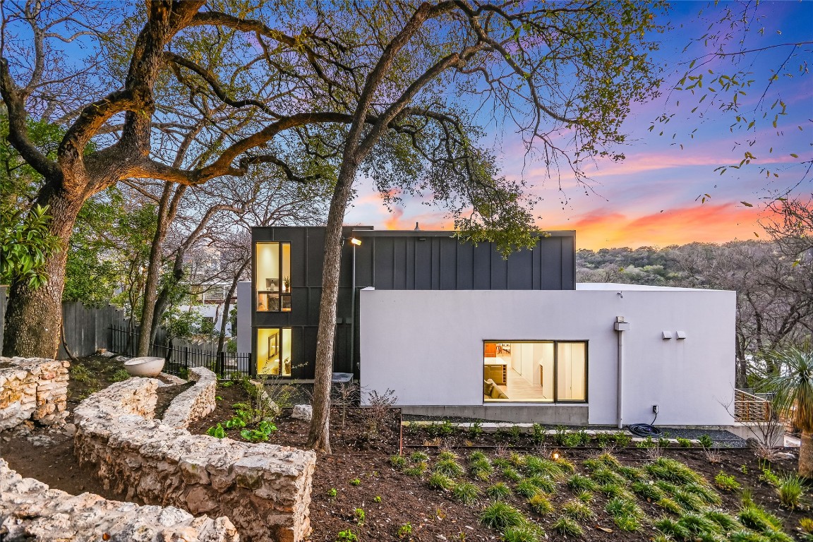 An exquisite embodiment of the Austin lifestyle, this modern, light-filled home is designed by acclaimed Texas architects Alterstudio to reflect the combination of sophistication and natural beauty that defines the city.