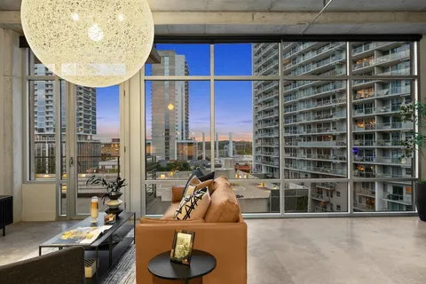 $825,000 | 800 West 5th Street, Unit 703, Austin, TX 78703