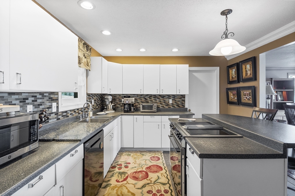 152 Kimball Road Amesbury, MA 01913 - Photo 29 of 37