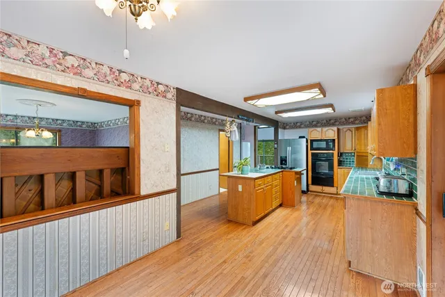 $690,000 | 671 South Edmonds Road, Coupeville, WA 98239