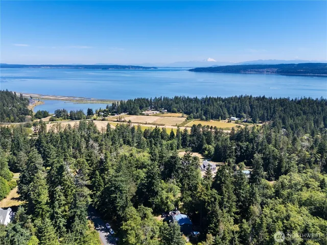$690,000 | 671 South Edmonds Road, Coupeville, WA 98239