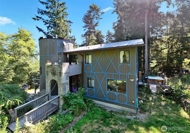 $690,000 | 671 South Edmonds Road, Coupeville, WA 98239