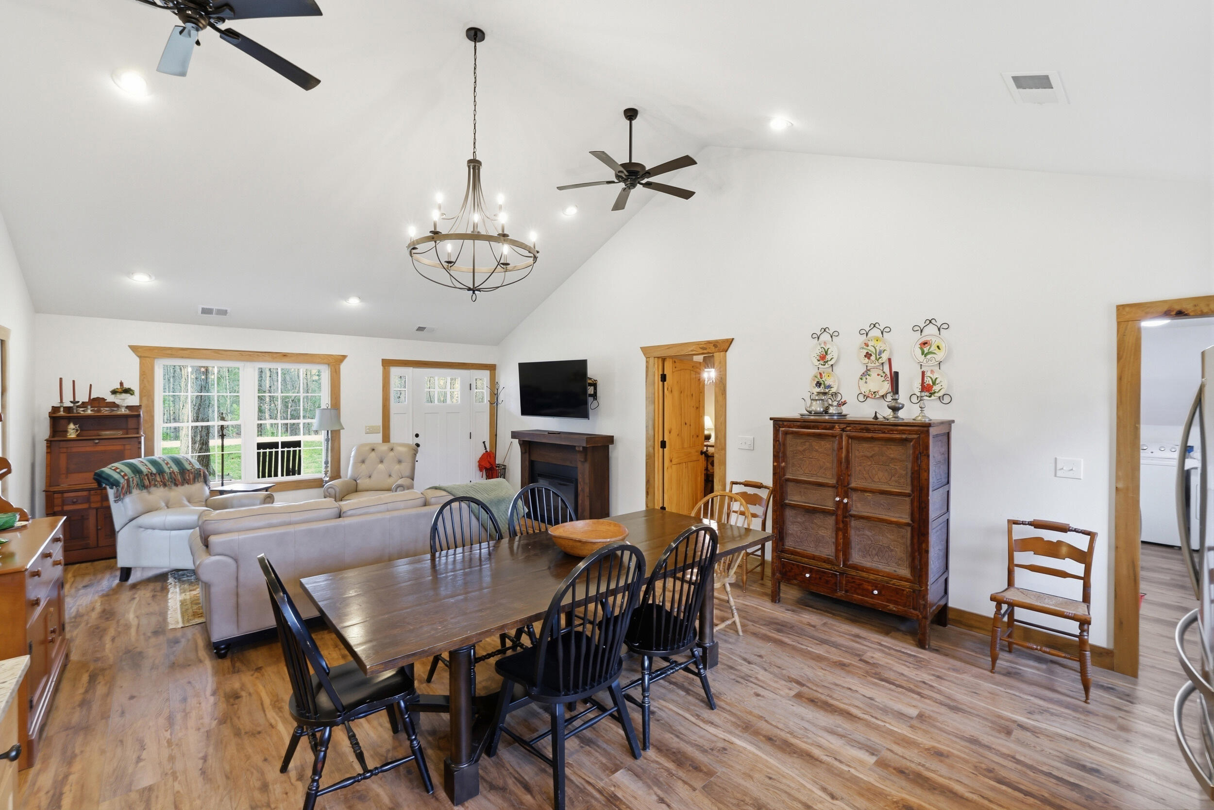 376-378 Shugars Hill Road Liberty, KY 42539 - Photo 12 of 42 The Holly House