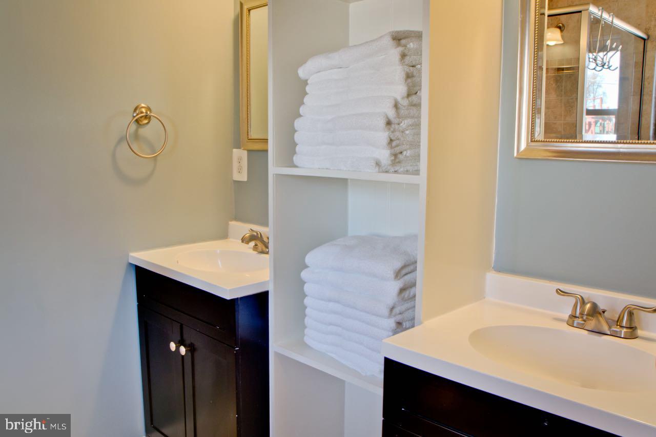5605 Clifton Road Clifton, VA 20124 - Photo 16 of 18 Gallery Image 16