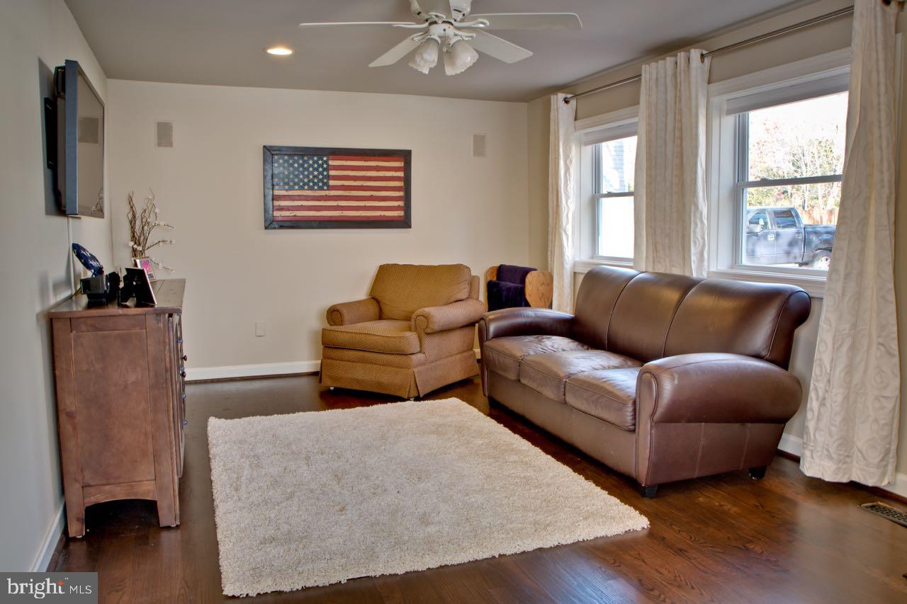 5605 Clifton Road Clifton, VA 20124 - Photo 10 of 18 Gallery Image 10