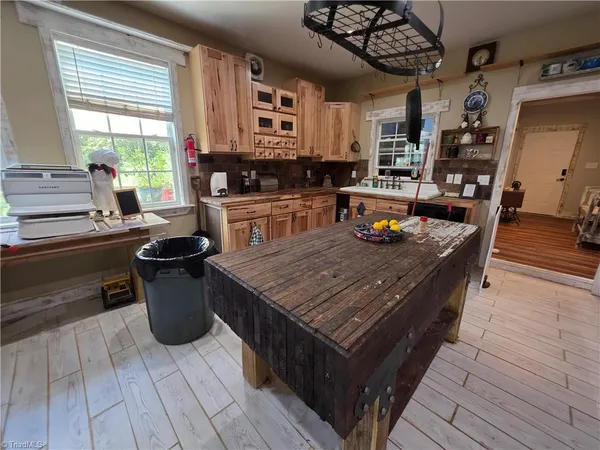 $600,000 | 252 Lynn Drive, Lexington, NC 27292