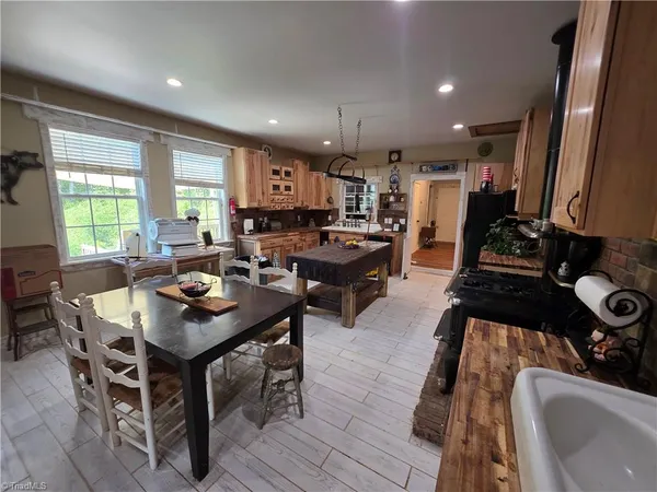 $600,000 | 252 Lynn Drive, Lexington, NC 27292