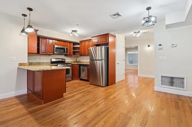 $2,350 | 124 68th Street, Unit 203, Guttenberg, NJ 07093