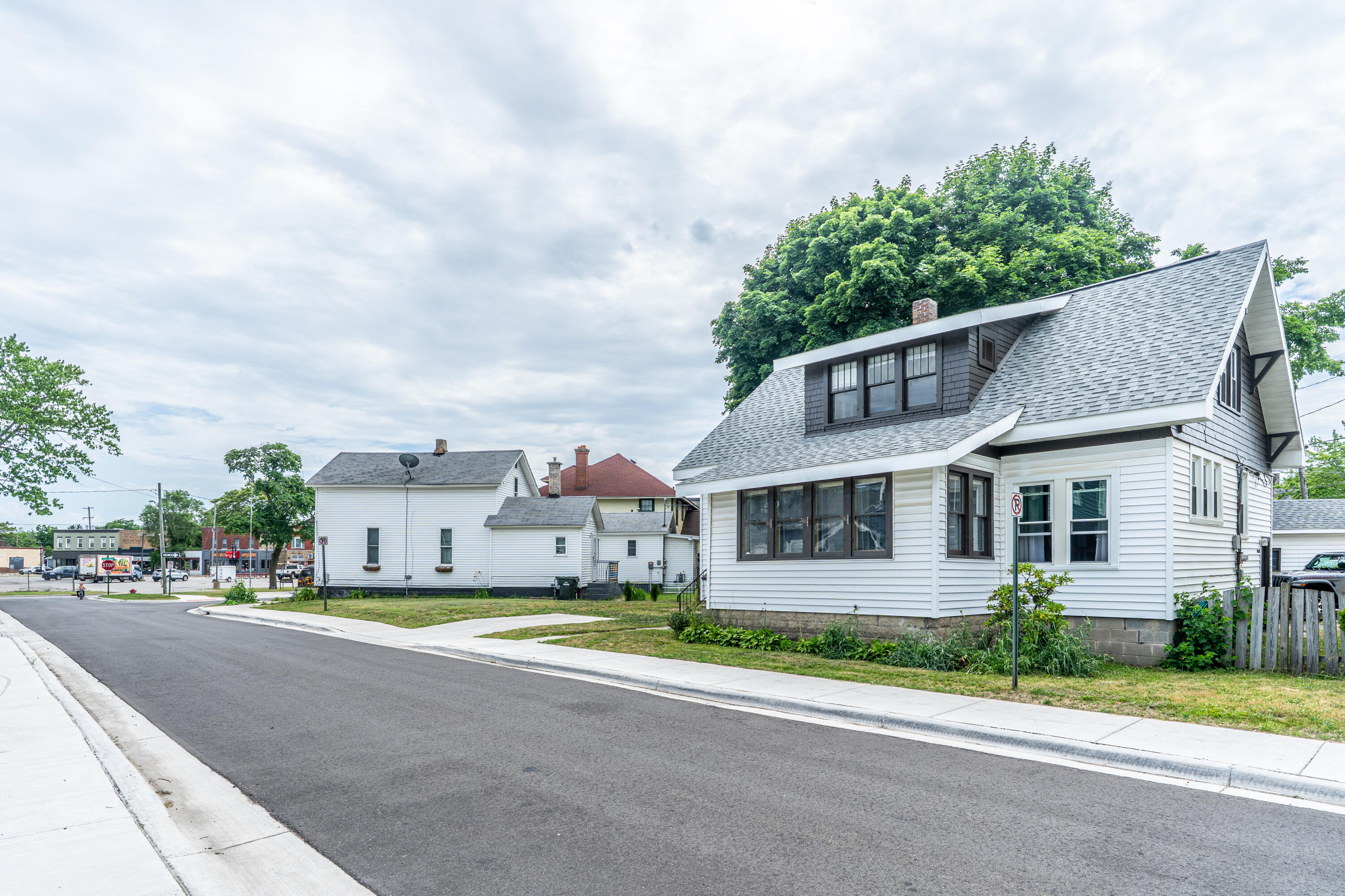 1069 2nd Street Muskegon, MI 49440 - Photo 4 of 31 1069-Second-St-7