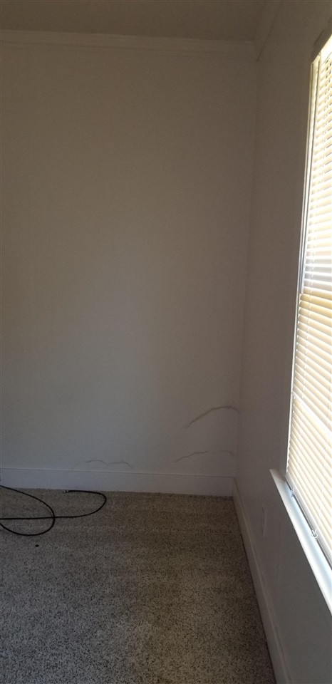 381 Aleut Street Biggs, CA 95917 - Photo 33 of 35 a room that has a window in it